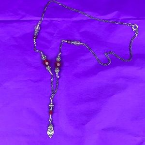 Pretty beaded necklace with teardrop detail